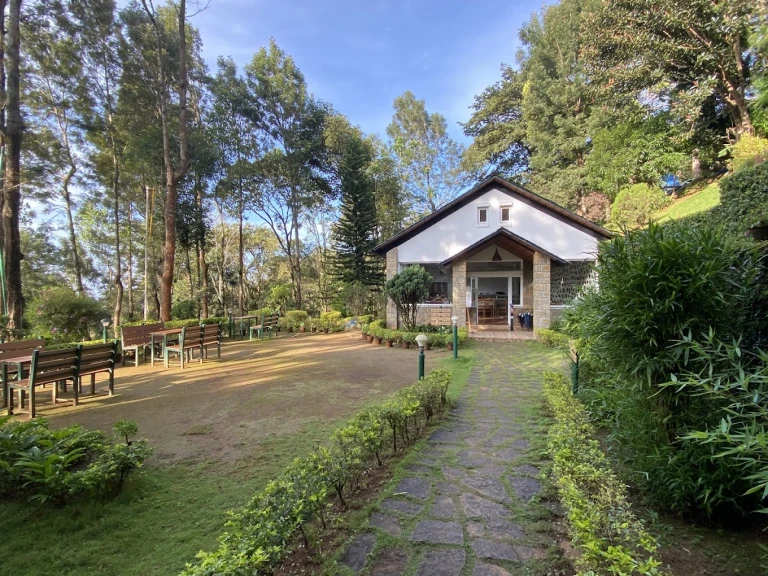 sitaram mountain retreat munnar