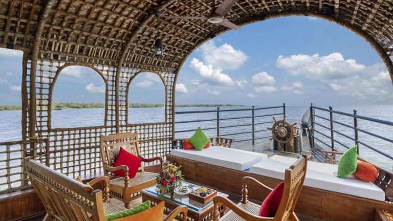 Kumarakom Lake Resorts Houseboats