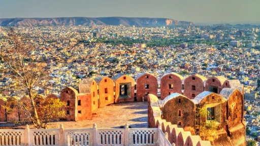 image for article The Ultimate Shopping Guide to Jaipur India 2023
