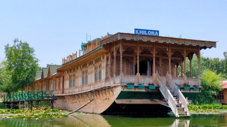 Khilona Heritage Houseboats