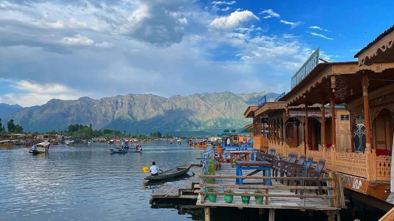 New Bombay Heritage Group Of Houseboats