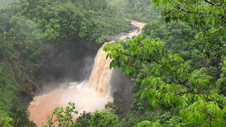 Dabhosa Waterfall