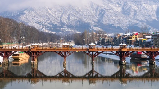 image for article Spectacular Vistadome Train Experience started in Kashmir