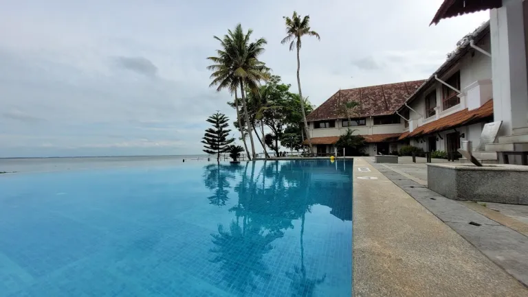 Lemon Tree Vembanad Lake Resort Alleppey